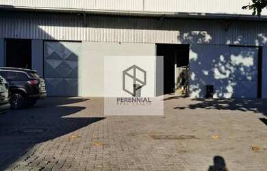 Imagem: O depósito possui 5 Vagas na garagem e 5500m² de Área e está