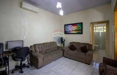 Imagem 11: Casa Aconchegante no Bairro Patronato Conforto, Economia e Localização Estratégica