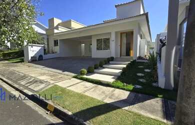 Imagem: A casa em condomínio possui 3 Dormitórios, 5 Banheiros, 4