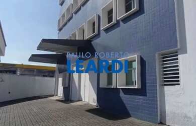 Imagem: O depósito possui 5 Vagas na garagem, 1.586m² de Área e