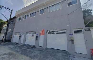 Imagem: A casa possui 2 Dormitórios, 2 Banheiros, 2 Vagas na garagem