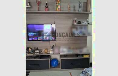 Imagem: O apartamento possui 3 Dormitórios, 1 Banheiro, 1 Vaga na garagem