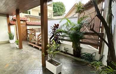 Imagem 5: Exclusiva Casa Triplex com Acabamento em Ipê, Rua Mario Hue, S/N, com entrada também pela