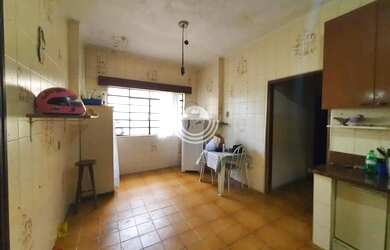 Imagem: O depósito possui 3 Vagas na garagem e 287m² de Área e está