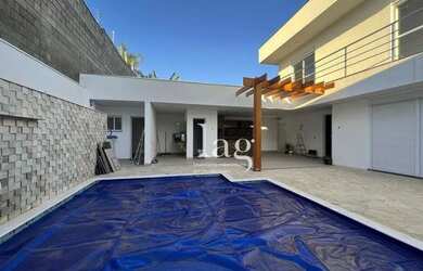 Imagem: A casa em condomínio possui 3 Dormitórios, 5 Banheiros, 4