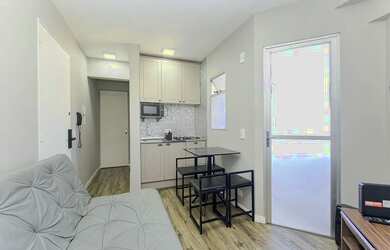 Imagem: O studio possui 1 Dormitório, 1 Banheiro, 21m² de Área e