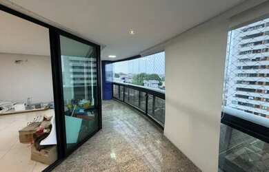 Imagem: O apartamento possui 4 Dormitórios, 5 Banheiros, 3 Vagas na