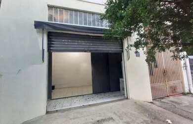 Imagem: O depósito possui 1 Vaga na garagem e 250m² de Área e está