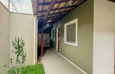 Imagem: A casa possui 2 Dormitórios, 2 Banheiros, 80m² de Área e