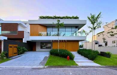 Imagem: A casa em condomínio possui 5 Dormitórios, 5 Banheiros, 1