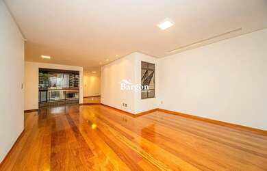 Imagem: O apartamento possui 4 Dormitórios, 4 Banheiros, 3 Vagas na