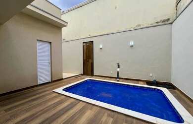 Imagem: A casa em condomínio possui 3 Dormitórios, 5 Banheiros, 10m²