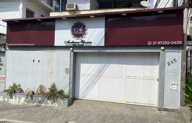 Imagem: A casa possui 5 Dormitórios, 3 Banheiros, 200m² de Área e