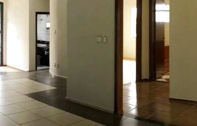 Imagem 8: Casa a venda em bairro nobre