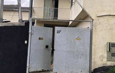 Imagem: A casa possui 2 Dormitórios, 1 Banheiro, 1 Vaga na garagem