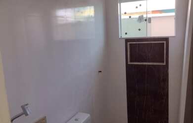 Imagem: A casa possui 3 Dormitórios, 2 Banheiros, 3 Vagas na garagem