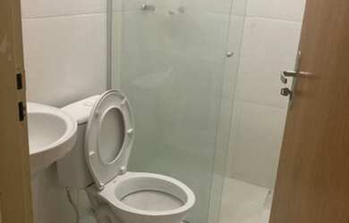 Imagem: A casa possui 3 Dormitórios, 1 Banheiro, 2 Vagas na garagem