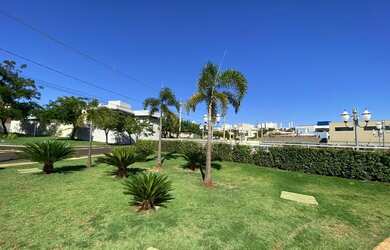 Imagem: O terreno possui 310m² de Área e está localizado em Jardim