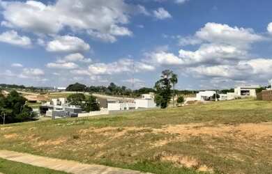 Imagem: O terreno possui 1958m² de Área e está localizado em Parque