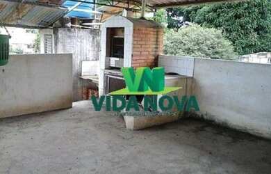 Imagem: A casa possui 3 Dormitórios, 1 Banheiro, 4 Vagas na garagem