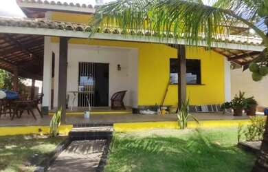 Imagem: A casa em condomínio possui 4 Dormitórios, 3 Banheiros, 200m²