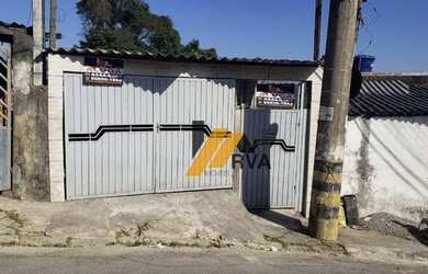 Imagem: A casa possui 2 Dormitórios, 1 Banheiro, 1 Vaga na garagem