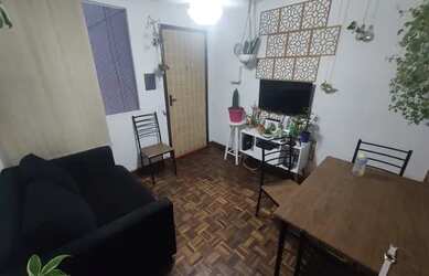 Imagem: O apartamento possui 2 Dormitórios, 1 Banheiro, 1 Vaga na garagem