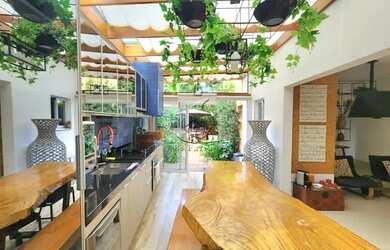 Imagem: A casa em condomínio possui 2 Dormitórios, 2 Banheiros, 1