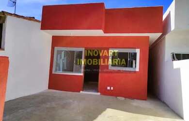 Imagem: A casa possui 2 Dormitórios, 2 Banheiros, 2 Vagas na garagem