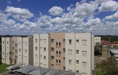 Imagem: O apartamento possui 2 Dormitórios, 1 Banheiro, 1 Vaga na garagem