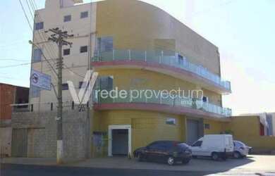 Imagem: O depósito possui 5 Vagas na garagem, 49m² de Área e está