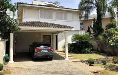 Imagem: A casa em condomínio possui 4 Dormitórios, 4 Banheiros, 4