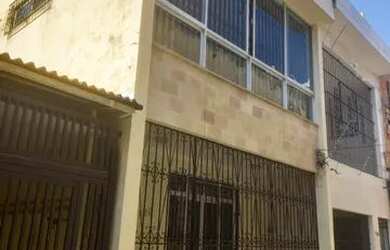 Imagem: A casa possui 3 Dormitórios, 4 Banheiros, 250m² de Área e