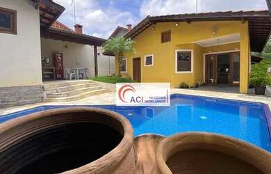 Imagem: A casa em condomínio possui 3 Dormitórios, 3 Banheiros, 4