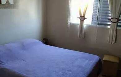 Imagem: A casa possui 3 Dormitórios, 1 Banheiro, 1 Vaga na garagem