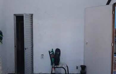 Imagem 4: Aluguel R$ 1.200,00. Área de serviço, 1 Vaga na garageme1 Dormitório