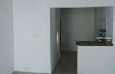 Imagem: A casa possui 1 Dormitório, 1 Banheiro e está localizado