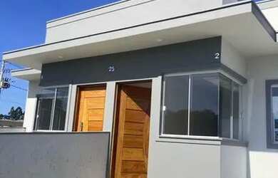 Imagem: A casa possui 2 Dormitórios, 1 Banheiro, 1 Vaga na garagem