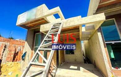 Imagem: A casa possui 3 Dormitórios, 2 Banheiros, 1 Vaga na garagem