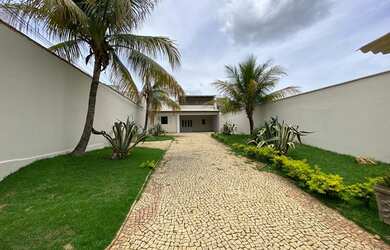 Imagem: A casa possui 5 Dormitórios, 5 Banheiros, 5 Vagas na garagem