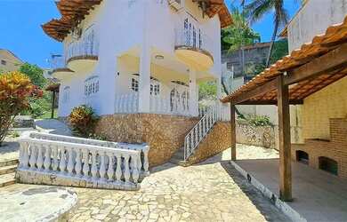 Imagem: A casa em condomínio possui 3 Dormitórios, 3 Banheiros, 3