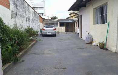 Imagem: O terreno à venda possui 300m² de Área e está localizado