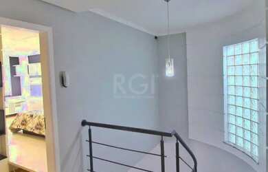 Imagem 12: Casa de Alto Padrão com 3 Suítes, Piscina e Espaço Gourmet em Frente...