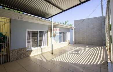 Imagem 2: Casa Aconchegante no Bairro Patronato Conforto, Economia e Localização Estratégica