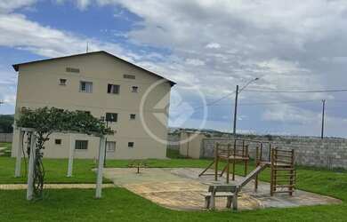 Imagem: O apartamento possui 2 Dormitórios, 1 Banheiro, 1 Vaga na garagem