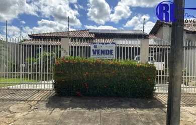 Imagem: A casa possui 5 Dormitórios, 4 Banheiros, 3 Vagas na garagem