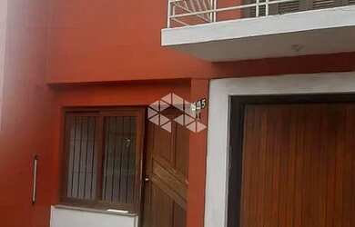 Imagem: A casa possui 3 Dormitórios, 3 Banheiros, 1 Vaga na garagem