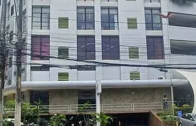 Imagem: O depósito possui 5 Vagas na garagem e 654m² de Área e está