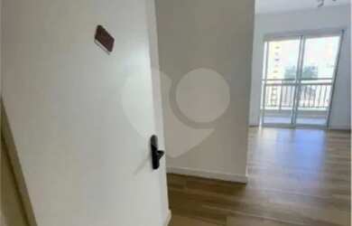 Imagem: O apartamento possui 3 Dormitórios, 1 Banheiro, 2 Vagas na