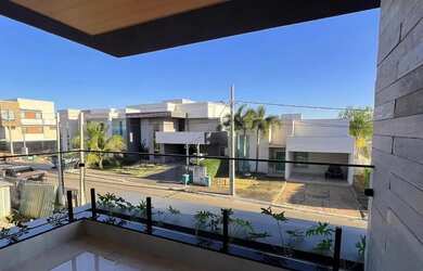 Imagem 14: Sobrado no mirante do lago